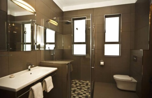 Lynnwood Hotel | Hudson House