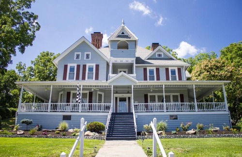 Watkins Glen Bed & Breakfast | Hudson Manor Bed & Breakfast