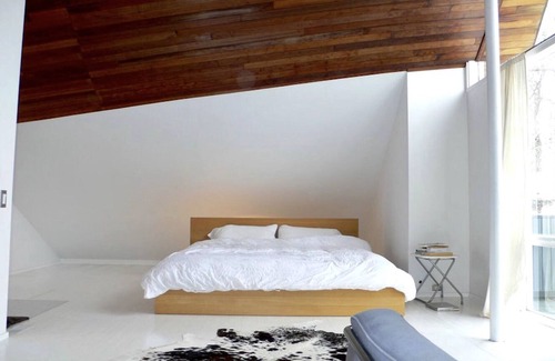 Town of Wappinger Villa | Hudson Valley mid century house w/stunning views