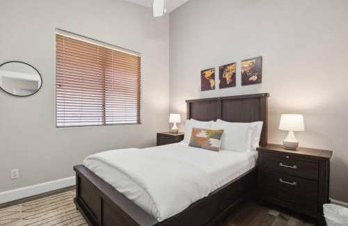 Paradise Valley Village Apartment | Hues of the Horizon House with Pool & BBQ