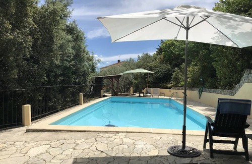 Callas House | Huge 12x5m saltpool. Unique 8000m2 naturist property, 5min to Callas square .