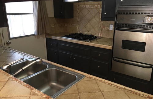 Sherman Oaks Apartment | Huge 1600sf, 2 BR 2 Story Penthouse In Prime Sherman Oaks Pets OK!