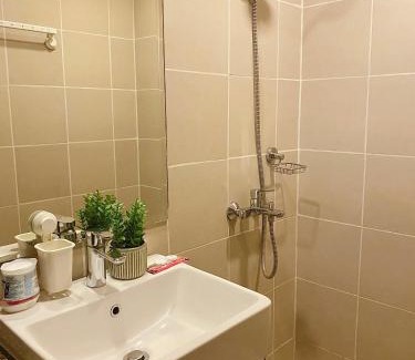 Socorro Apartment | Huge 1Bedroom Condotel w Balcony near Smart Araneta Coliseum