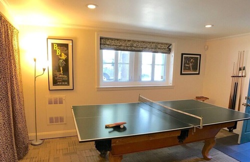 Lower Pacific Heights House | Huge 2 BR Flat in Historic Victorian with Parking & Washer/Dryer
