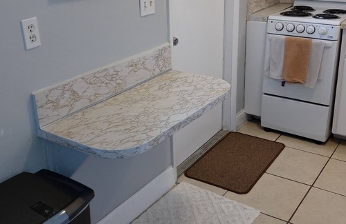 Detroit House | Huge 3 bd/1 ba Ranch, Sleeps 6