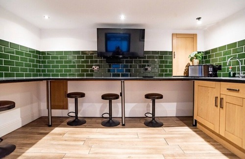 St George's Quarter Apartment | Huge 3 Bed Apartment City Center - Sleeps 11