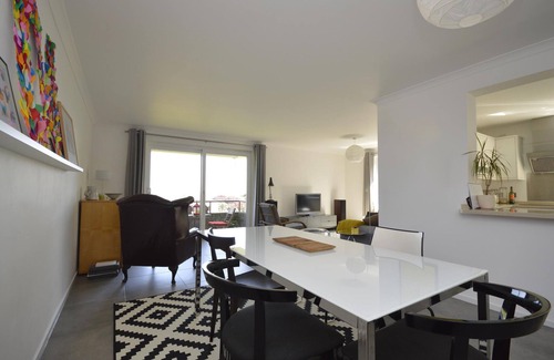 Merchiston House | Huge 4 bed apartment with balcony