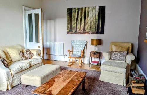 Jedburgh Apartment | Huge 4 Bed Apt - Perfect Base to Explore The Borders