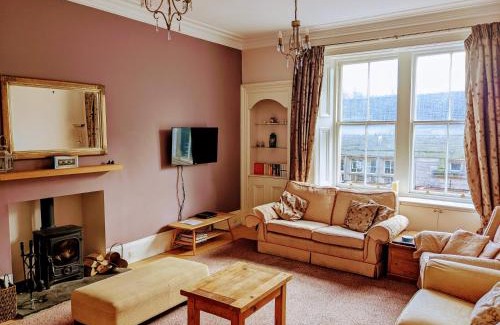 Jedburgh Apartment | Huge 4 Bed Apt - Perfect Base to Explore The Borders