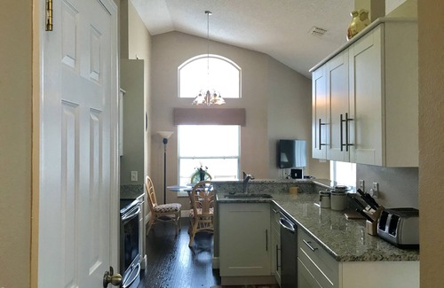 Westridge House | Huge 4 bedrooms 3 baths pool home Free wifi/cable/parking/phone