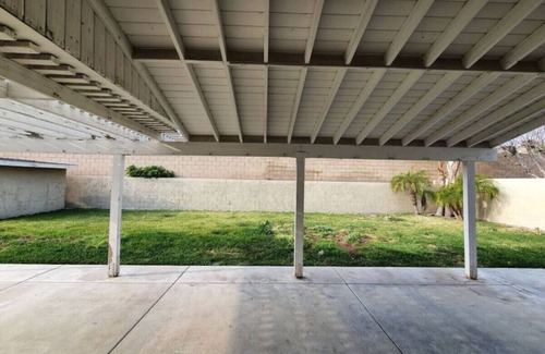 Fontana House | Huge 4BR/3BA Pet Friendly Home in Fontana