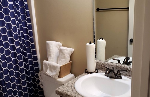 Langley House | Huge 5 Bdrm Home Minutes To Downtown Augusta, Georgia.