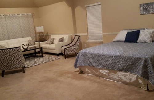 Langley House | Huge 5 Bdrm Home Minutes To Downtown Augusta, Georgia.