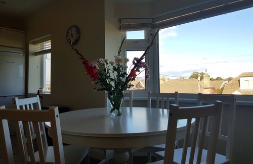 Dundrum Apartment | Huge 5-bedroom Family Home in Dublin Suburbs w/Parking