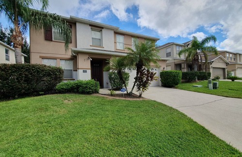 Legacy Park Villa | HUGE 5 Bedroom highly rated pool villa Star wars cinema, games room, Disney room