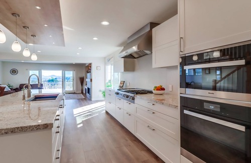 Sunset Cliffs House | HUGE 5000 sq ft Luxury Family Friendly Estate: Panoramic Views, Close to ALL as