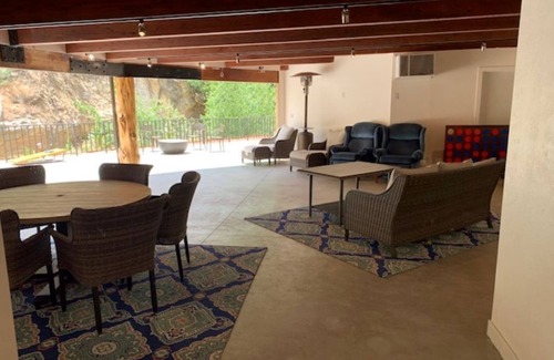 Zion National Park East Entrance House | Huge! 6 BR, 6 bath, Miles: Zion 12, Bryce 60, Grand Canyon 85, Golf 0