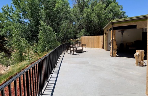 Zion National Park East Entrance House | Huge! 6 BR, 6 bath, Miles: Zion 12, Bryce 60, Grand Canyon 85, Golf 0