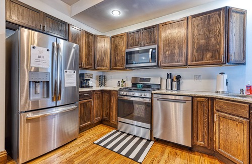 Shaw House | Huge 6Bd House Historic Updated King Bed Shaw