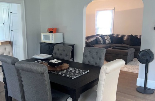 Harters Heights House | Huge 7-bedroom house Sleeps 22 Great fire pit. .25 Miles to Notre Dame Entrance