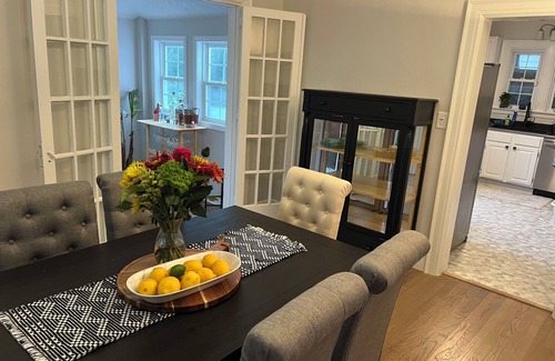 Harters Heights House | Huge 7-bedroom house Sleeps 22 Great fire pit. .25 Miles to Notre Dame Entrance
