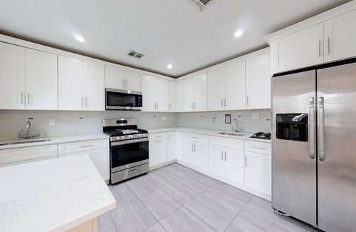 White Lake House | Huge 8-bedroom home with Lake Access in White Lake