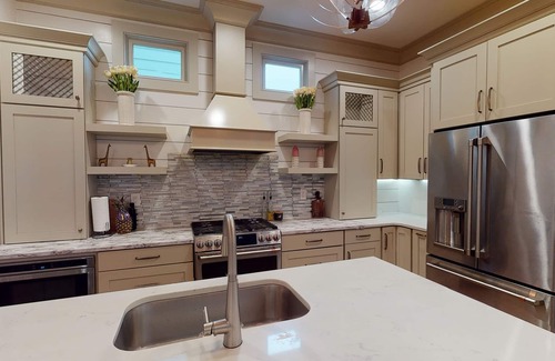 Prospect House | Huge and Contemporary Norton Commons House!