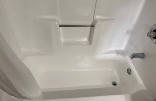 St. Matthews Apartment | Huge apartment for the DERBY! Washer/Dryer, fully equipped kitchen, 4 beds!!!