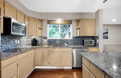 Northwest Arvada House | Huge Arvada Retreat! Great quiet neighborhood!