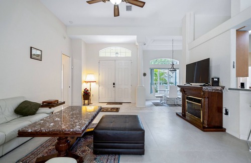 Laurel Villa | Huge Beach Villa, Mins To Beach With Private Salt Water Heated Pool