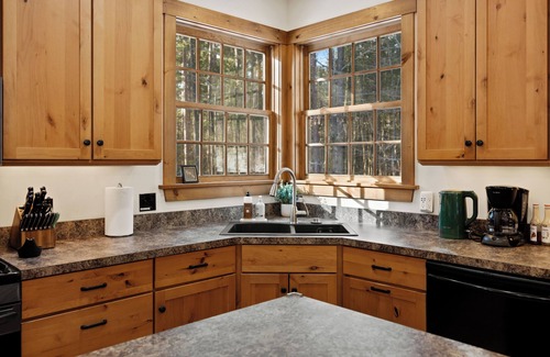 Jay Cabin | Huge Cabin, Near Whiteface and Lake Placid, Hot Tub, Sauna & Game Room