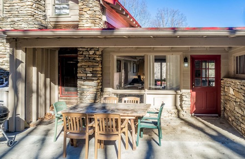 Maggie Valley Cottage | Huge Cabin with Game Room, Front Porch, WiFi & Wood-Burning Fireplace