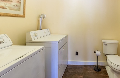 Maggie Valley Cottage | Huge Cabin with Game Room, Front Porch, WiFi & Wood-Burning Fireplace