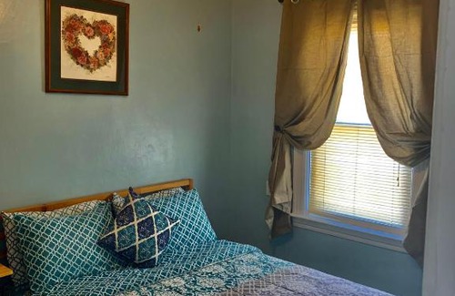 Pawtucket Apartment | Huge Comfortable apartment close to everything