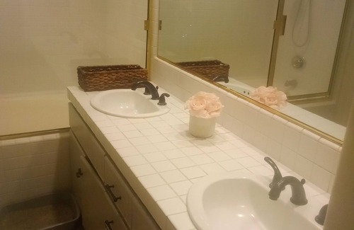 Airport Area Apartment | Huge corporate retreat spacious peaceful