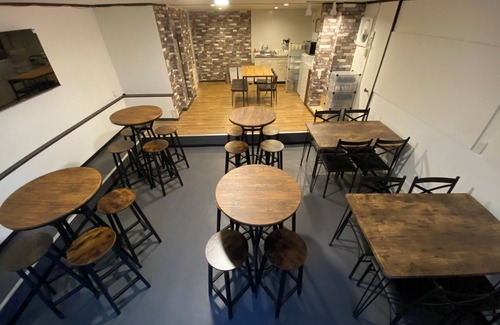 Nishinari Villa | Huge facility with 4 floors for rent/BBQ available anytime/1 station to Namba station/14 bedrooms/28 beds/Sleeps up to 42 people