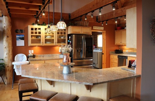 Loon Lake Cabin | HUGE Family Cabin - on 20 acres