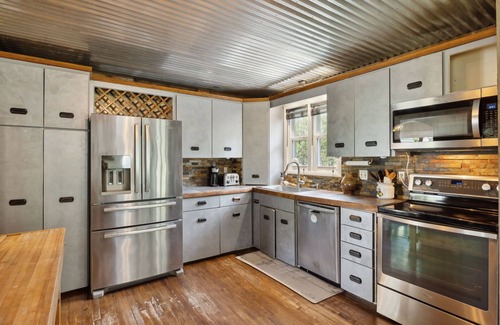 Nashville House | Huge Family Wildlife Retreat Close to the Lake