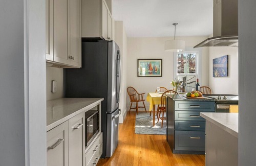 West End House | Huge Historic Downtown Townhome