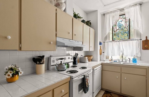 Downtown House | Huge Historical Mansion for Groups Downtown Pensacola 1 Block from Palafox St