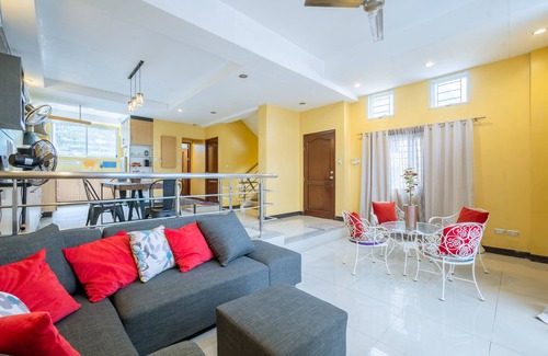 Valencia House | Huge House for the Family in the Middle of Metro Manila