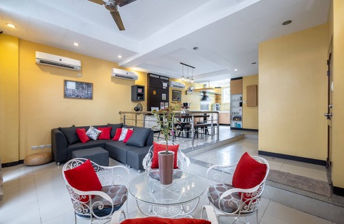 Valencia House | Huge House for the Family in the Middle of Metro Manila