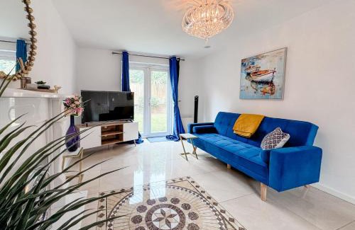 Middleton Apartment | Huge House - Free Parking - 4 bed 3 Bathroom - Leeds