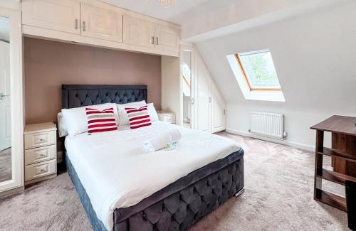 Middleton Apartment | Huge House - Free Parking - 4 bed 3 Bathroom - Leeds