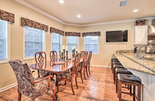 Blue Jay House | Huge Lake Arrowhead Home w/3 Decks & Grill!
