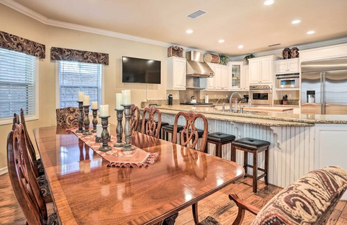 Blue Jay House | Huge Lake Arrowhead Home w/3 Decks & Grill!