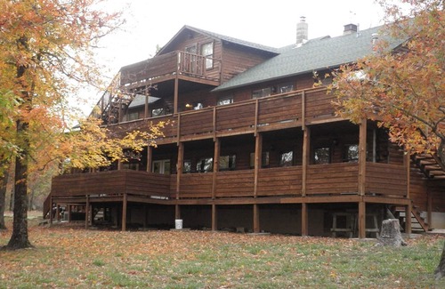 Jasper Cabin | Huge Log Cabin Perfect for Family Reunions & Church/Corporate Retreats