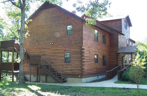 Jasper Cabin | Huge Log Cabin Perfect for Family Reunions & Church/Corporate Retreats
