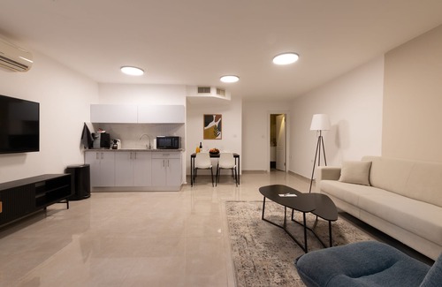 Rishon LeTsiyon Villa | Huge & Lovely Unit 2BR 2BT By the beach