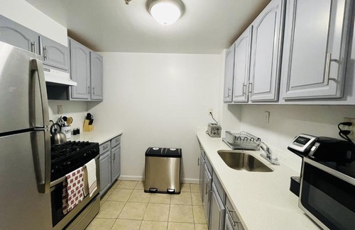 Queens Apartment | HUGE & LUXURY 3 Bed-Apt Queens NYC. A Hidden Gem
